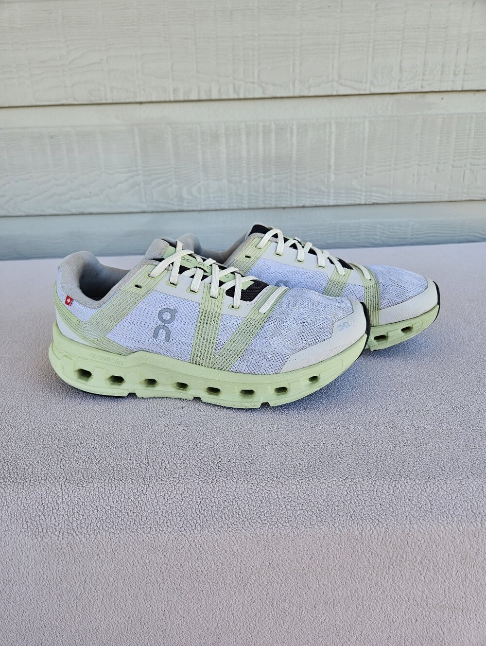 On Cloudgo Athletic Sneaker Women SZ 8.5 Green Meadow White Swiss Engineering